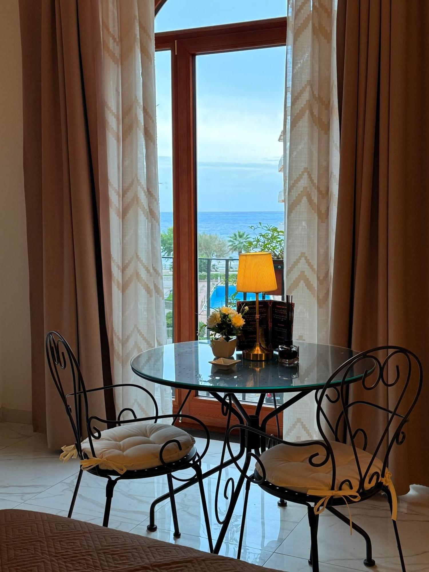 La Maison Rose ไมยอรี ภายนอก รูปภาพ